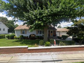 Foreclosed Home - 245 WASHINGTON AVE, 08850