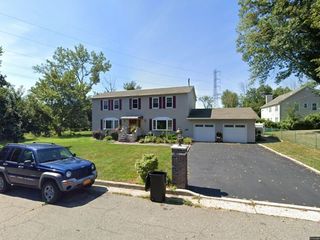 Foreclosed Home - 2 HENDRICK PL, 08854
