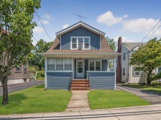 Foreclosed Home - 83 E SOMERSET ST, 08869