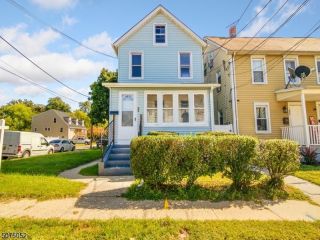 Foreclosed Home - 39 MAPLE ST, 08882