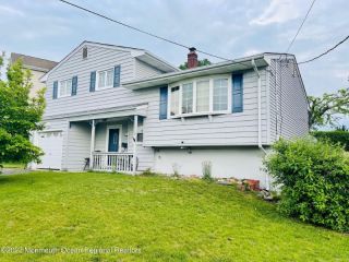Foreclosed Home - 20 ESSEX ST, 08882