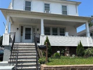 Foreclosed Home - 22 CHESTNUT ST, 08882