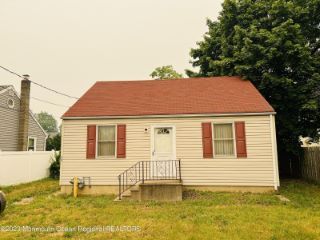 Foreclosed Home - 13 MACARTHUR AVE, 08884