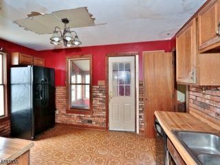 Foreclosed Home - 405 WARREN ST, 08886