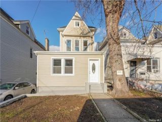 Foreclosed Home - 809 CHESTNUT ST, 10467