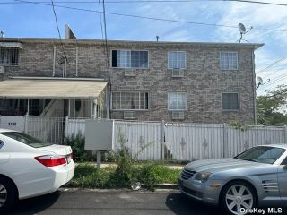 Foreclosed Home - 3106 MICKLE AVE, 10469