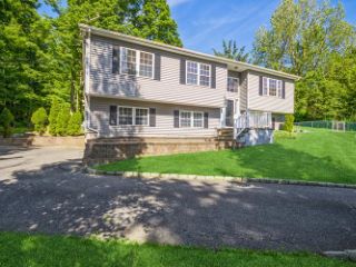 Foreclosed Home - 2 ALBION RD, 10509