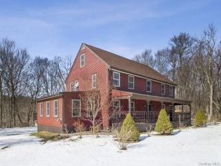 Foreclosed Home - 538 E MOUNTAIN RD N, 10516