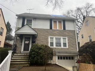 Foreclosed Home - 35 LINDEN AVE, 10552