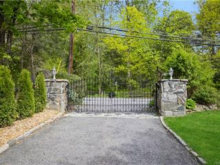 Foreclosed Home - 215 CROTON DAM RD, 10562