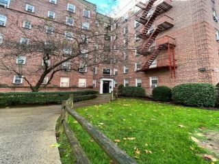 Foreclosed Home - 754 BRONX RIVER RD APT B21, 10708