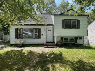 Foreclosed Home - 96 BOXWOOD RD, 10710