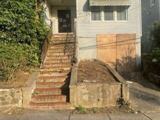 Foreclosed Home - 8 HUNT AVE, 10710