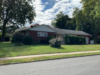 Foreclosed Home - 991 Grant Ave, 10803