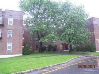 Foreclosed Home - 30 Davenport Ave, 10805