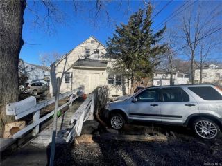 Foreclosed Home - 13 WALDRON AVE, 10960