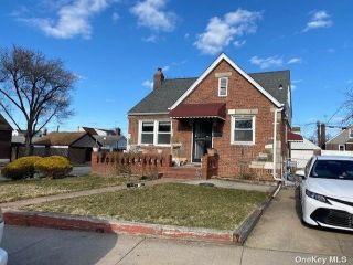 Foreclosed Home - 8329 LITTLE NECK PKWY, 11004