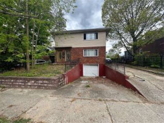 Foreclosed Home - 29 INWOOD RD, 11050