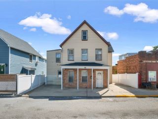 Foreclosed Home - 76 CHURCH ST, 11096