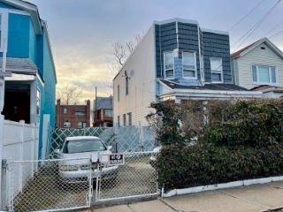 Foreclosed Home - 1194 BROOKLYN AVE, 11203