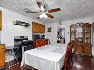 Foreclosed Home - 121 FRANKLIN AVE, 11205