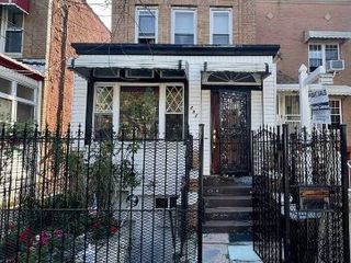 Foreclosed Home - 492 LOGAN ST, 11208
