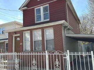 Foreclosed Home - 960 E 40TH ST, 11210