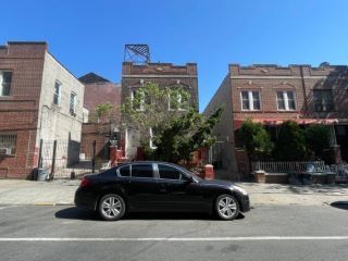Foreclosed Home - 1015 MONTGOMERY ST, 11213