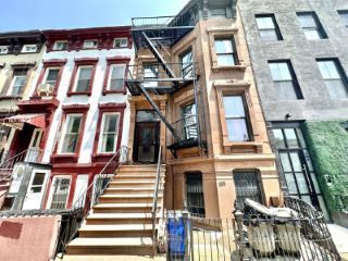 Foreclosed Home - 155 STUYVESANT AVE, 11221