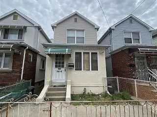 Foreclosed Home - 2161 W 7TH ST, 11223