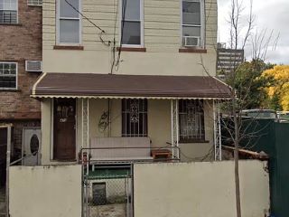 Foreclosed Home - 470 MIDWOOD ST, 11225