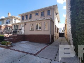Foreclosed Home - 1375 E 3RD ST, 11230