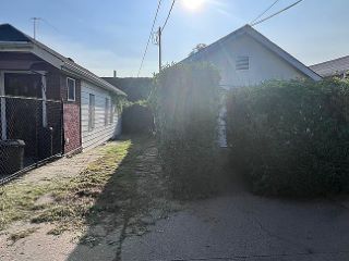 Foreclosed Home - 2648 E 11TH ST, 11235