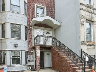 Foreclosed Home - 77 QUINCY ST, 11238