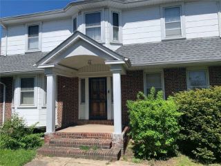 Foreclosed Home - 27 CENTER DR, 11357