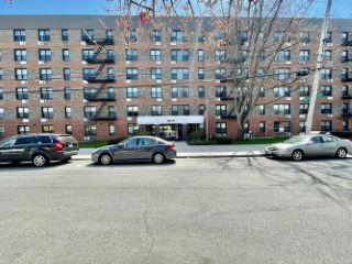 Foreclosed Home - 20910 41ST AVE APT 5R, 11361