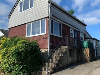 Foreclosed Home - 5814 OCEANIA ST, 11364