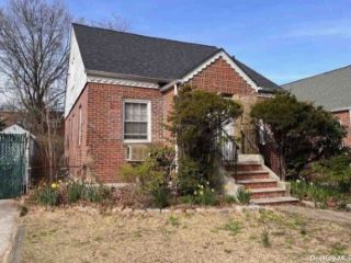 Foreclosed Home - 6134 186TH ST, 11365