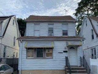 Foreclosed Home - 11616 203RD ST, 11412