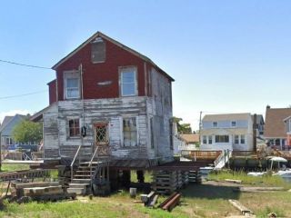 Foreclosed Home - 19 1ST ST, 11422
