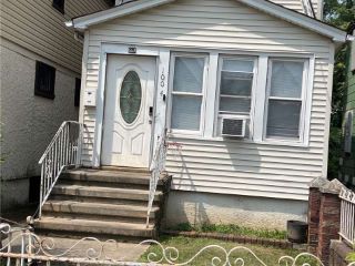 Foreclosed Home - 10042 202ND ST, 11423