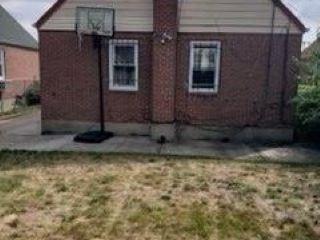 Foreclosed Home - 22707 MURDOCK AVE, 11429