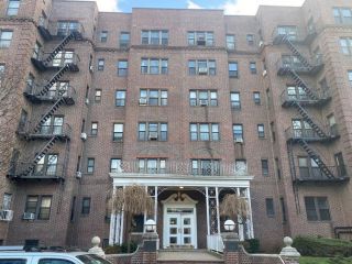 Foreclosed Home - 17040 Highland Ave Unit 306, 11432