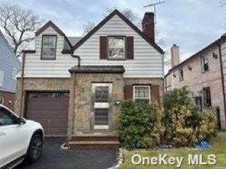 Foreclosed Home - 18645 GRAND CENTRAL PKWY, 11432