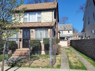 Foreclosed Home - 11529 172ND ST, 11434