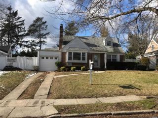 Foreclosed Home - 1616 Howard Pl, 11510