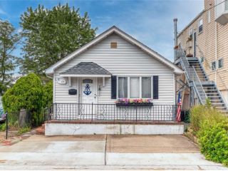 Foreclosed Home - 35 WEST BLVD, 11518
