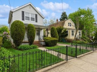 Foreclosed Home - 5 2ND AVE, 11518