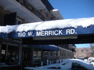 Foreclosed Home - 190 W MERRICK RD APT 4C, 11520