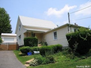 Foreclosed Home - 27 TITUS RD, 11542